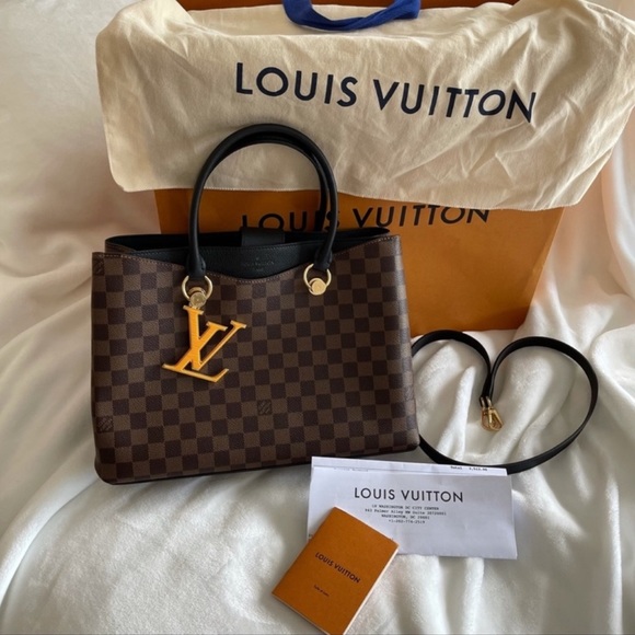 👜 Louis Vuitton Riverside Handbag 👜 MAKE AN OFFER! - Picture 14 of 16
